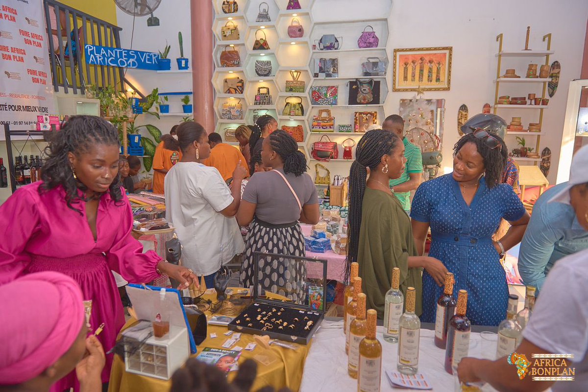 moulica4's tweet photo. Photos Recap des activités de la foire Africa bon plan 2024

Le samedi 07 décembre les entrepreneurs de divers secteurs sont venus faire découvrir à un public bien ciblé leur créativité.

Merci à toute la communauté et rdv à la prochaine édition 

#foireafricabonplan #marketing https://t.co/gCZ4Y3OzUQ