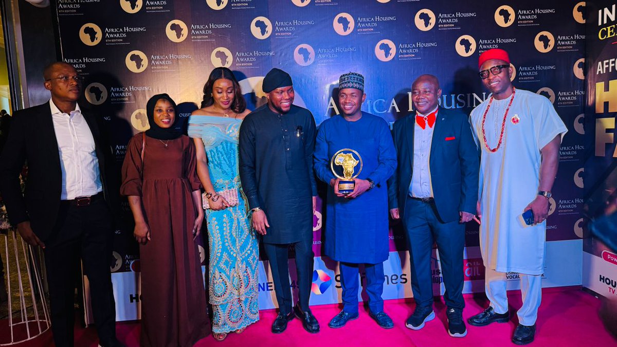 Thinklabgroupng's tweet photo. Congratulations to our Group CEO, Dr. Sa'id Alkali Kori, on receiving the Youth in Construction Leadership Award at the African Housing Awards! #ThinklabGroup #AfricanHousingAwards #Leadership #awardwinning https://t.co/W4ahZtHyue