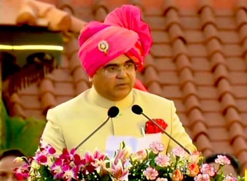 rajputism_mh's tweet photo. Proud moment for Rajput samaaj! Shri. @JaykumarRawal ji has been sworn as minister in Maharashtra government, despite being only 1% of the population rajputs has got this opportunity second time,we sincerely thank Honl. CM @Dev_Fadnavis ji on behalf of Rajput samaaj khandesh!🙏🏻 https://t.co/tRlDcXn5cl