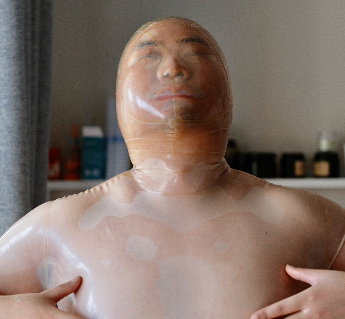 Buzzzentai1's tweet photo. See through https://t.co/5fLiU300Uc