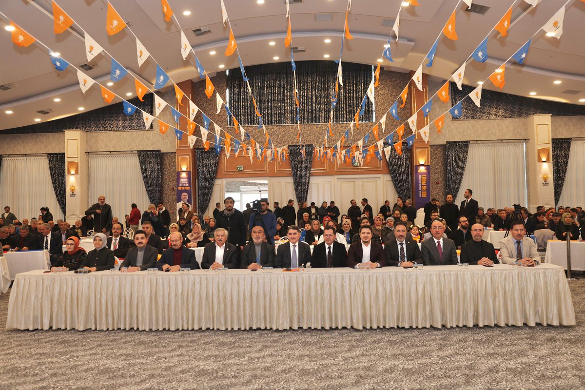 Birlik ve beraberliğimizin güçlenerek devam ettiği, Meram 8. Olağan İlçe Kongremizi gerçekleştirdik.

Görevi devreden Mustafa Dolular başkanımıza ve yönetimine emek ve gayretlerinden dolayı teşekkür ediyor, görevi devralan Mehmet Munlafalıoğlu başkanımıza ve yönetimine başarılar