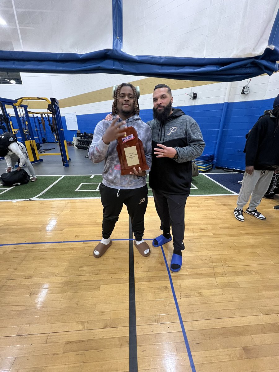 antjr54's tweet photo. What a way to end it, 3 1/2 sacks in state championship. Glad to be able to finish with my guys❤️. 4x state champion @CoachBlunt10 https://t.co/p70DHu6QEy