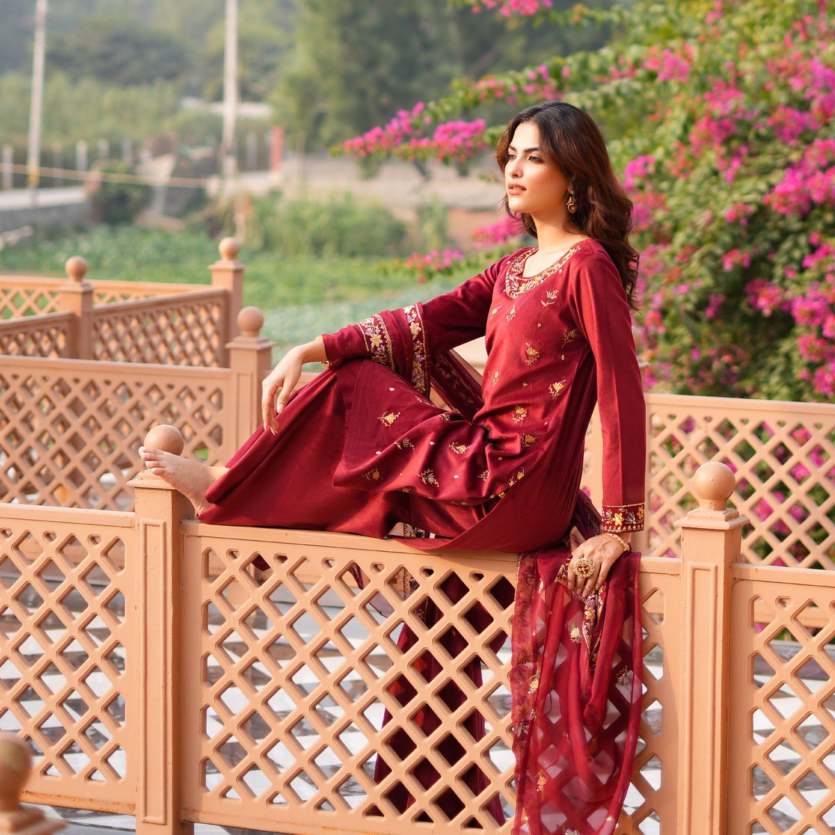 Winter weddings, winter wonders! ❄✨
Celebrate love and warmth with our stunning collection of bridesmaids’ attire. From rich velvets to elegant silks, find the perfect ensemble to make your friend’s special day unforgettable.

#Aurelia #Aureliawomenswear #Wedding #Bridesmaids