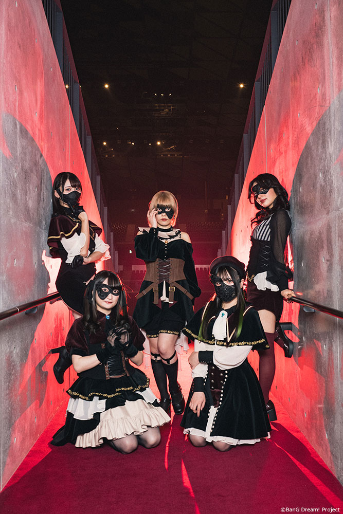 bang_dream_info's tweet photo. AveMujica 4th LIVE「Adventus」

マスカレードのご感想は
是非【#Adventus】にて。

アーカイブ配信チケットはこちら
https://t.co/viHmdMlkrq

#バンドリ #AveMujica https://t.co/gqSXNehByT