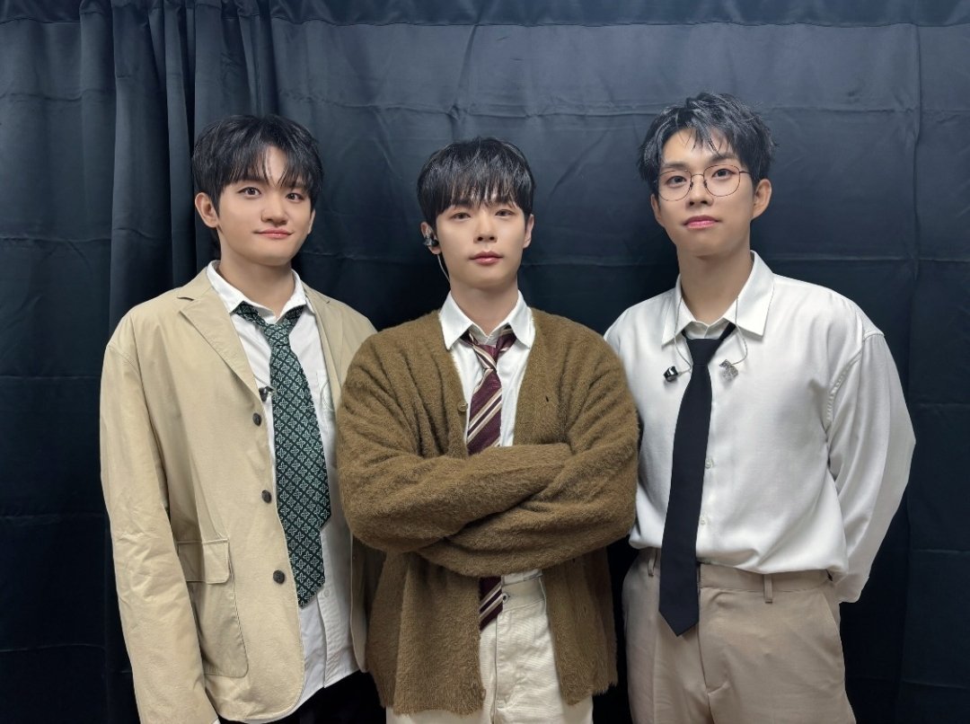 timeto_lucy's tweet photo. 241208 루시 데이즈

#루시 #lucy #신예찬 #최상엽 #조원상 #yechan #sangyeop #wonsang https://t.co/7KatfFRR22