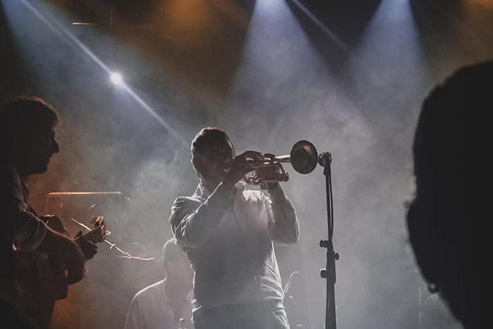 bcnflamenco's tweet photo. 🎶✨ ¡Los Reyes de la Rumba Catalana: Ritmo y Pasión! 💃🎸 

🌟 Perfecto para bodas, galas, eventos corporativos y celebraciones temáticas.  

🌐 Descubre más en [https://t.co/vF33TOsSUS]

#RumbaCatalana #BarcelonaFlamenco #CulturaBarcelonesa #EventosUnicos 🎶💃 https://t.co/74WmPAhFfZ