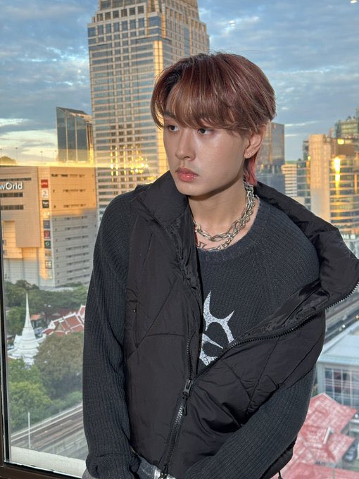 diamond_fanbase's tweet photo. Omgสุดหล่ออ  😍🥰

#diamondnrk_ 
#SiamMusicFest2024xDiamondnrk_
#SiamMusicFest2024 #SMF24 https://t.co/MeBziuhQZb