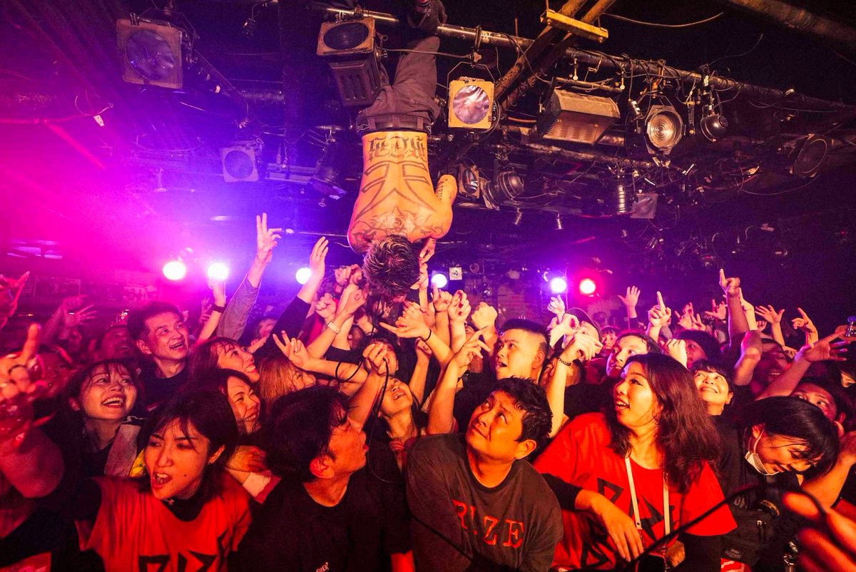 RIZE_official's tweet photo. 2024.12.11 
CLUB Que 30th Anniversary presents
RIZER’S CLUB限定 “のるかそるかLIVE 2024”

photo by Hajime Kamiiisaka

#RIZE https://t.co/BemM0jYCms
