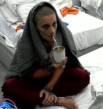 anoche me acoste con la ilusión de hoy poder dormir hasta tarde
yo a las 8 de la mañana: