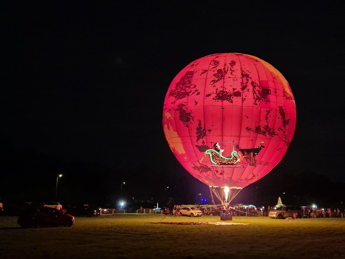 First evening of the Santa at Snake Meadows event, we had a great time with the BBC Globe as Santa flew his sleigh ‘around the world’ 😅🎅🏻🌍