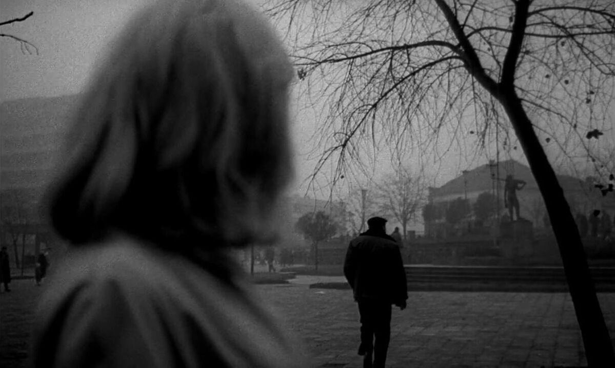 سألـتُـك بالـذي أهداك قـلبـا
كقلب الصخر أو أقسى قليلا

أجفّ الوِرد ما استسقيتُ شوقا
أم الأوْرادُ قد ضُلَّـتْ سبيلا ؟

أتمنعني عن السقيا وروحي
لروحك قد قضت ميلا فميلا !؟

لـِ <a href="/maram1stalomari/">مرام العُمَري 🇯🇴</a>