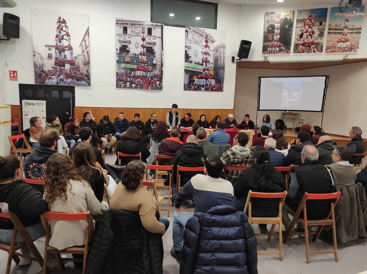 Xicots's tweet photo. Divendres es va celebrar l’assemblea ordinària del 2024 a Cal Noi-Noi. Tamara González i Mireia Mata seguiran al capdavant de la tècnica, i Gerard Ametllé, Dani Pajares i Marc Álvarez lideraran la part social. https://t.co/WR5xJzKIjI