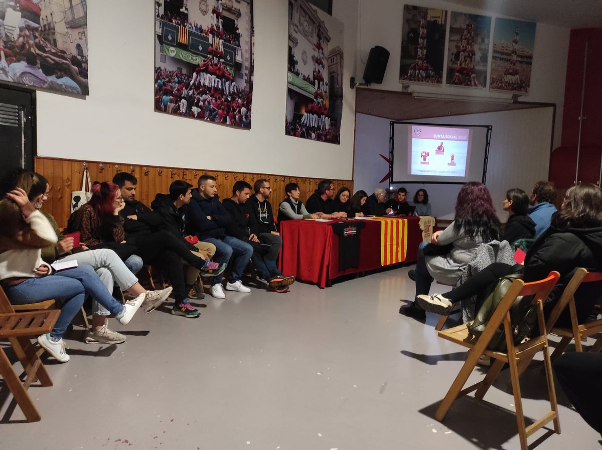 Xicots's tweet photo. Divendres es va celebrar l’assemblea ordinària del 2024 a Cal Noi-Noi. Tamara González i Mireia Mata seguiran al capdavant de la tècnica, i Gerard Ametllé, Dani Pajares i Marc Álvarez lideraran la part social. https://t.co/WR5xJzKIjI
