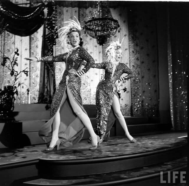 Clubpassionmar2's tweet photo. Bonne journée de dimanche.
Have a sweet Sunday.
#marilynmonroe #Marilyn #clubpassionmarilyn #GPB #leshommespreferentlesblondes #gentlemenpreferblondes #edclark https://t.co/3biTyTHHUD