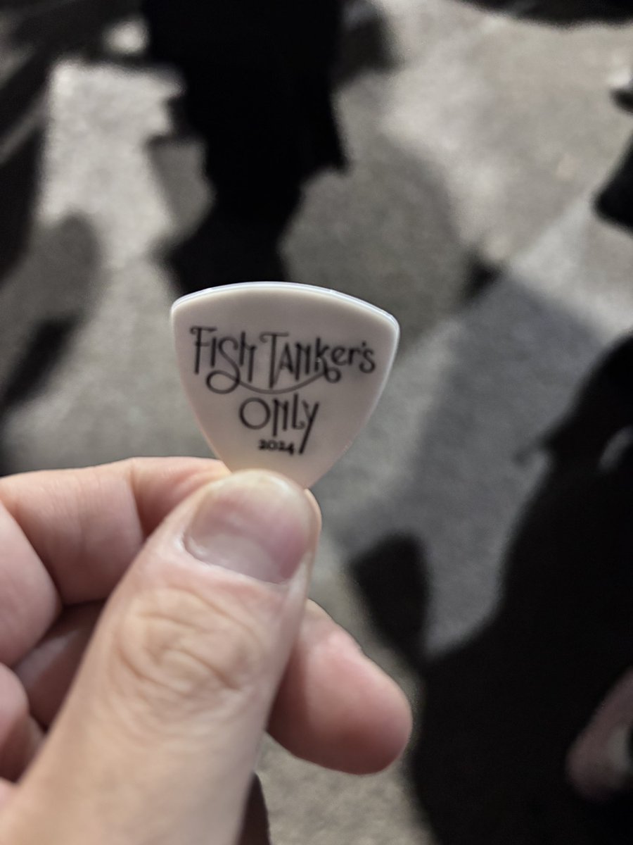 el_hysterico's tweet photo. ヒデが最後に投げたピックゲット！
#BUCKTICK
#FISHTANKersONLY
#豊洲PIT https://t.co/beuqUpBF4R