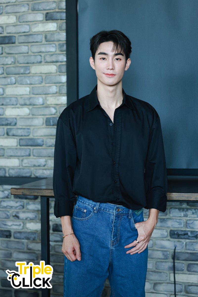 TripleclickTH's tweet photo. ฟอส จิรัชพงศ์ หล่อ เท่ห์ ระเบิดในงานกิจกรรมกับทาง https://t.co/48ttuzgOaX 

FORCE WITH DRALLY
#DrAllySunxForce
#fforce_ https://t.co/Q2IqPf6Rhg