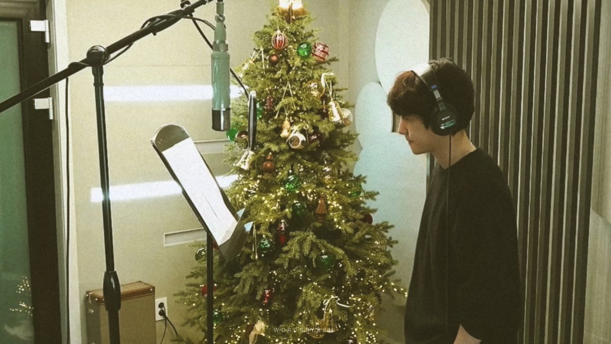 wordsbybbh's tweet photo. baekhyun in his element .•♡ https://t.co/lQKQMCF3lm