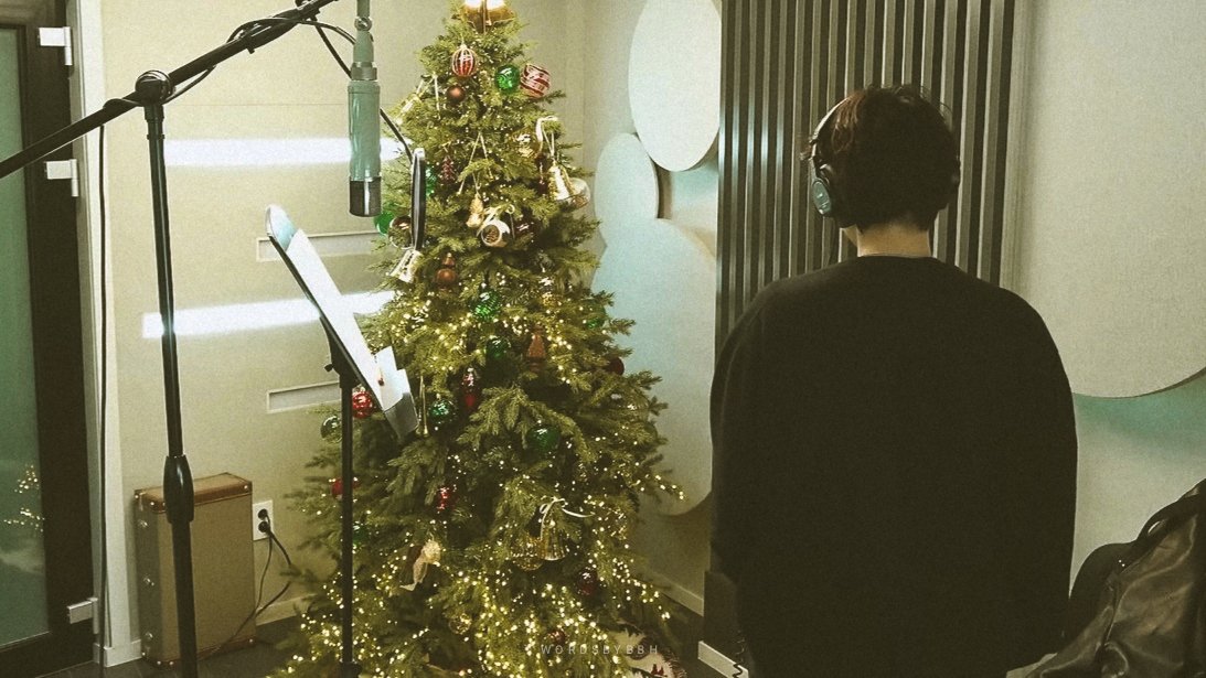 baekhyun in his element .•♡