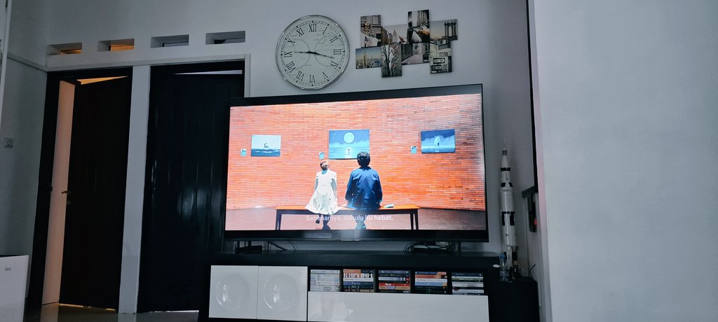 DearDieri's tweet photo. Beralih kepada hati lain tak selalu memandang rupa atau harta. Mungkin saja hati itu adalah hati dan telinga yang mengerti dan mendengarkan. Mungkin saja hati itu adalah hati dan bibir yang diam tanpa harus menceritakan kembali kesulitan, ataupun kebaikan. #MainApi https://t.co/e8tgYkytvY