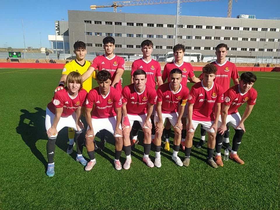 PlanterGrana's tweet photo. Som-hi equip!

|0-0|

#JuvenilABadalona #PlanterGrana https://t.co/Dz7kcReMwz