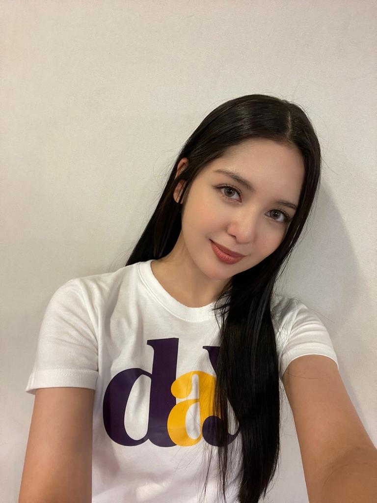 JrchCrcr's tweet photo. Happy 22nd birthday to the vocalist, visual, and face of Lapillus, Chantal "Chanty" Videla
#HappyChantyDay https://t.co/IJEySOrBtJ