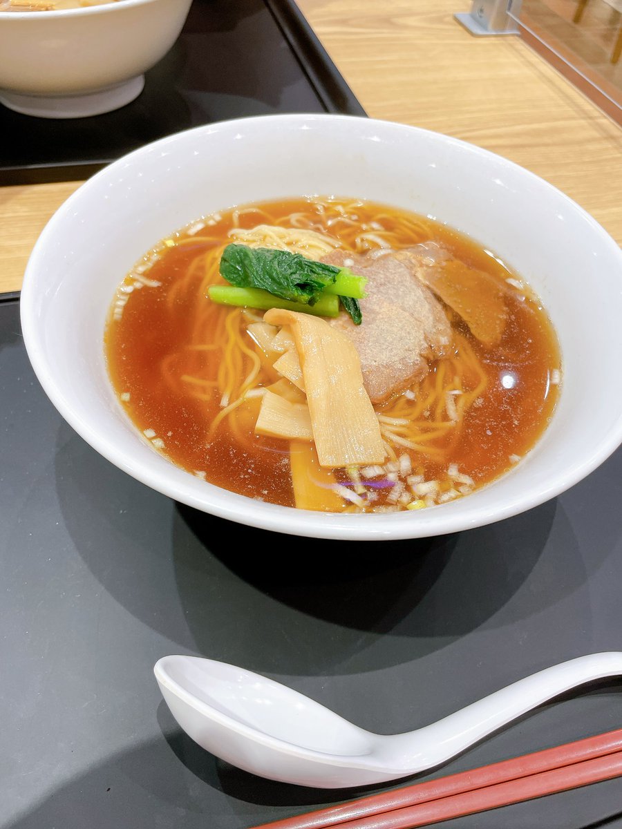 TA_01007's tweet photo. 浜松SAで晩御飯😆
次は足柄で銭湯入ろう〜
キャンカー旅最高‼️ https://t.co/GvHQZMawFP
