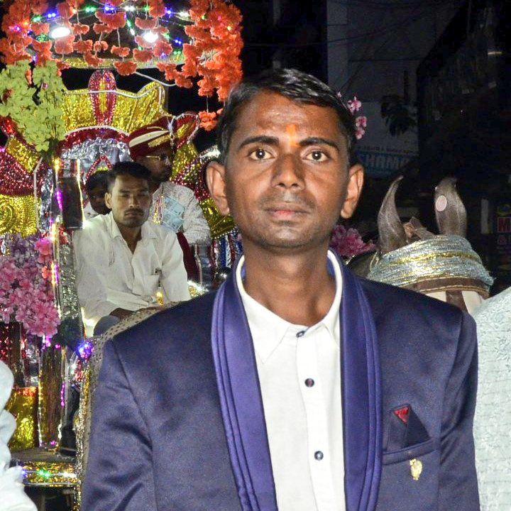 <a href="/AnilYadavmedia1/">ANIL</a> ऐसे वीर को सलाम जिसने अपने कर्म को प्राथमिकता दी सरकारी 250 बीघे जमीन का खुलासा करने वाले थे, प्रशासन को अब जहाँ ये पोस्टिंग पर थे वहां खाली या पूरी जमीन की माप हो जो दोसी हो उसको कड़ी से कड़ी सजा मिले।
मनीष भाई शहीद हुए है, 🫡