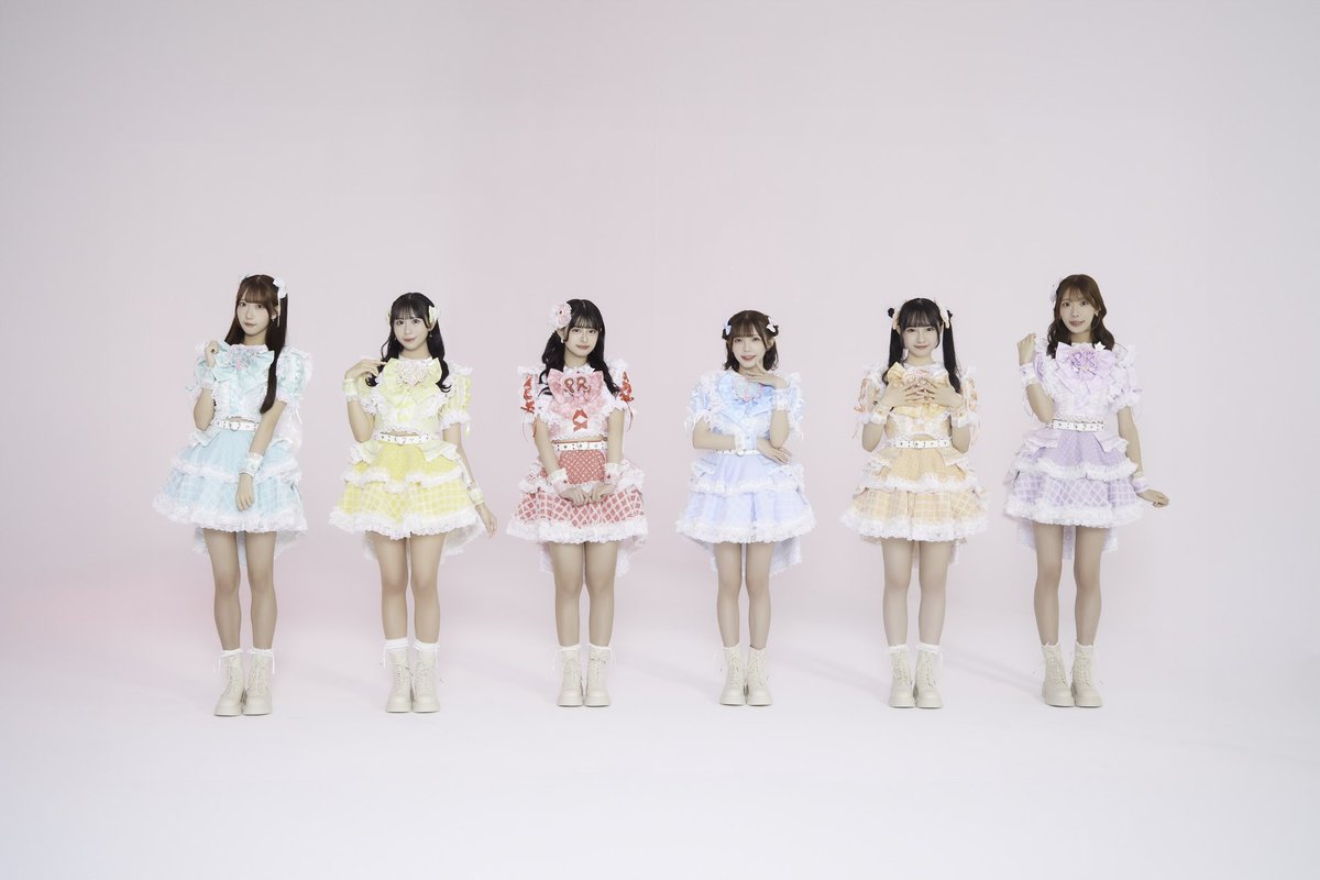 pukupuku_u_'s tweet photo. 台湾のアイドルグループ　Pure　makeRさんデビュー衣装をデザイン制作させていただきました！

キューピットイメージとのことでハートが入ったオリジナルチェックやハートのブレード、胸飾りなどたくさんのハートを入れ込みました♡
後に羽もついてます໒꒱·°˚ ﾟ https://t.co/uBd4vVUxWP
