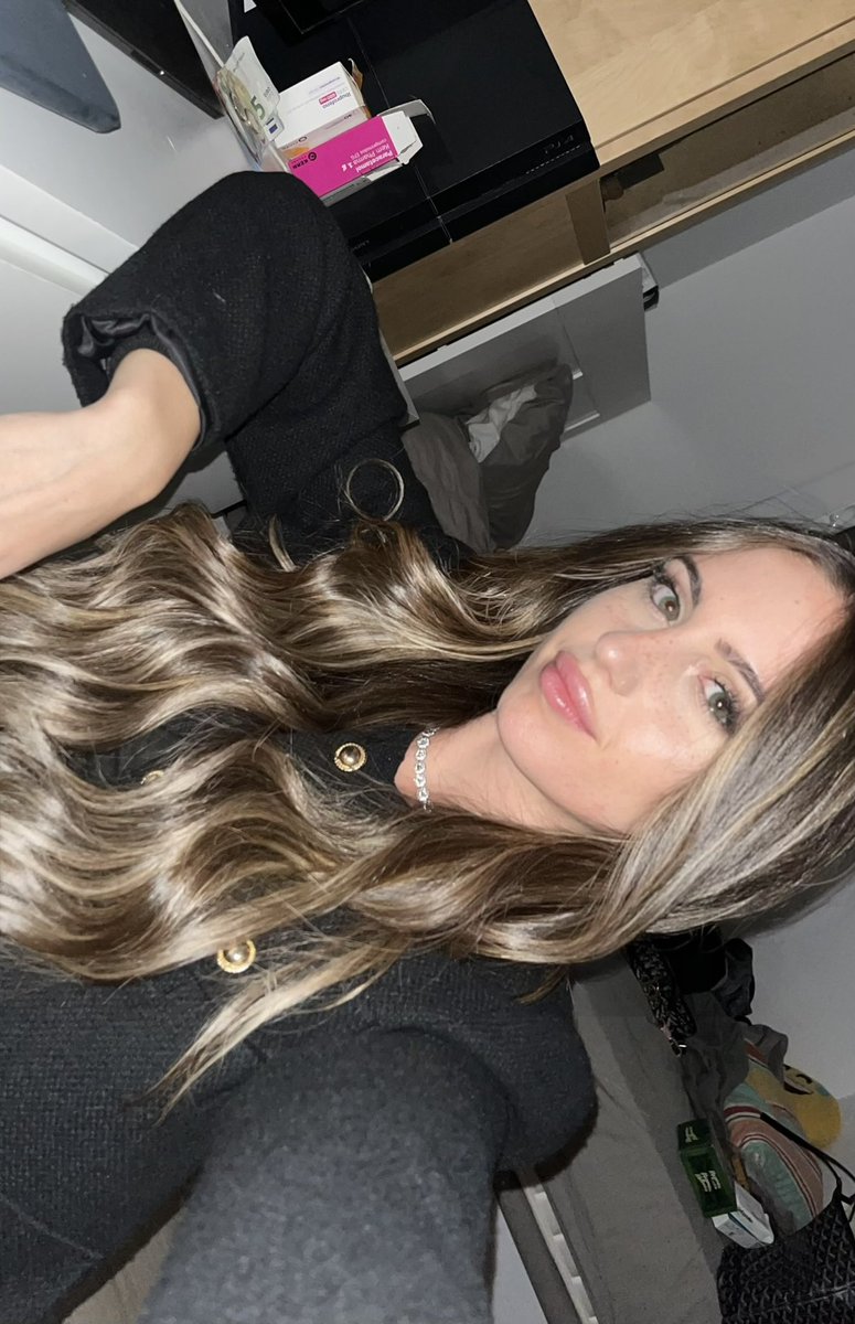 adablexx's tweet photo. nuevo 💇🏼‍♀️ https://t.co/skEaxaXkr6