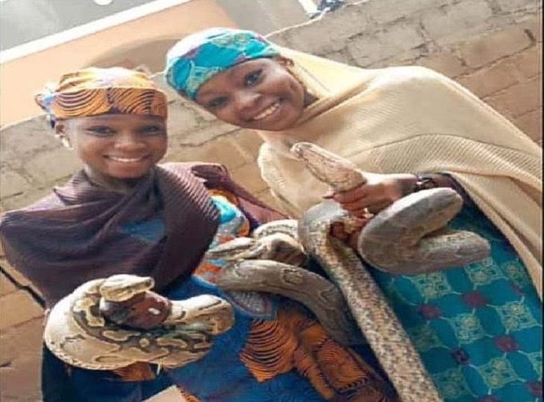 NigeriaStories's tweet image. This is Machina !!

The Northern City Of Snake, In Yobe. Where Snakes Are Related To Humans By Blood.. 

Repost  to educate someone