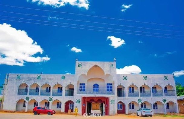 NigeriaStories's tweet image. This is Machina !!

The Northern City Of Snake, In Yobe. Where Snakes Are Related To Humans By Blood.. 

Repost  to educate someone