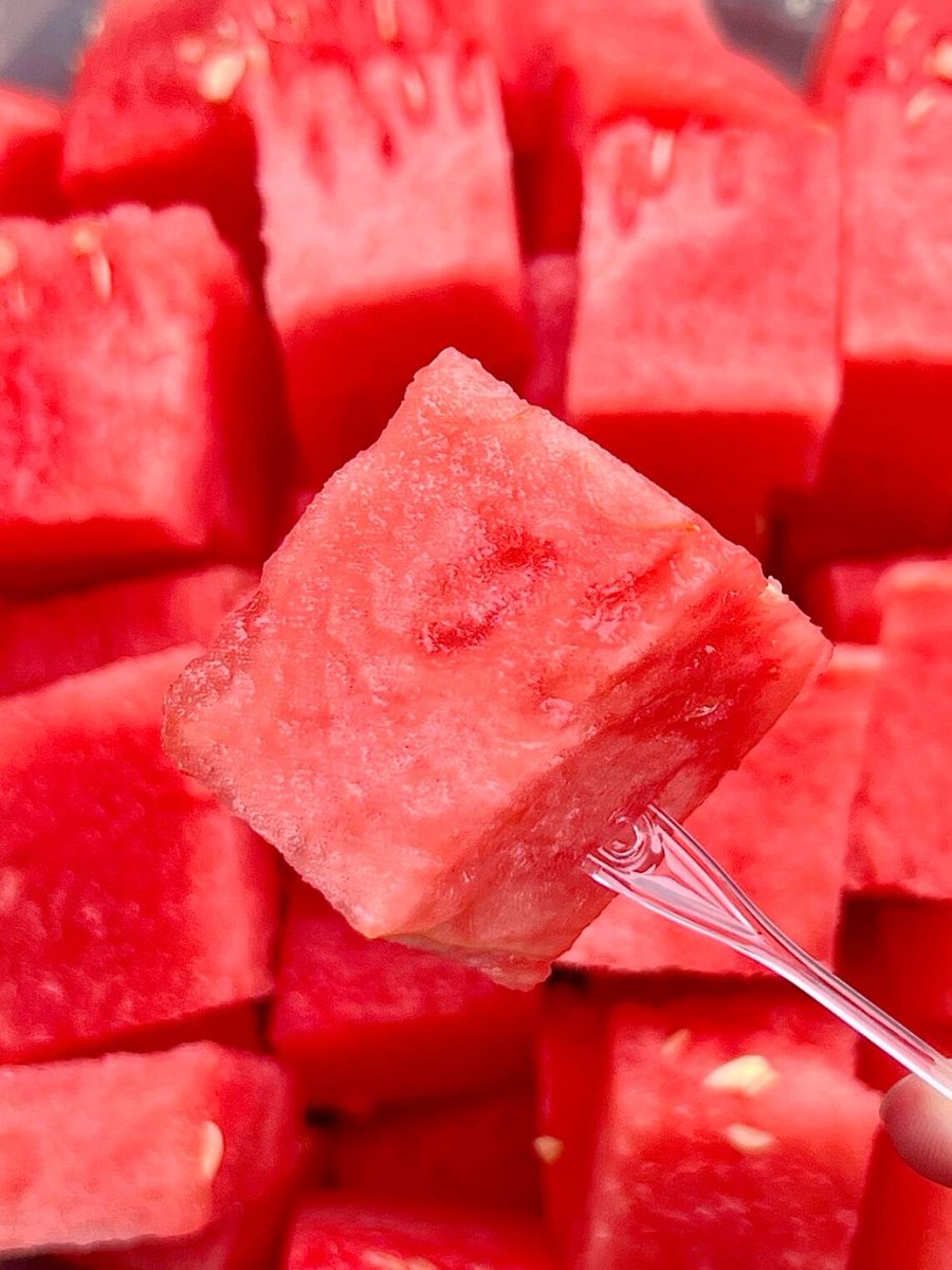 🍉 . スイカを食べると幸せになります
#スイカ