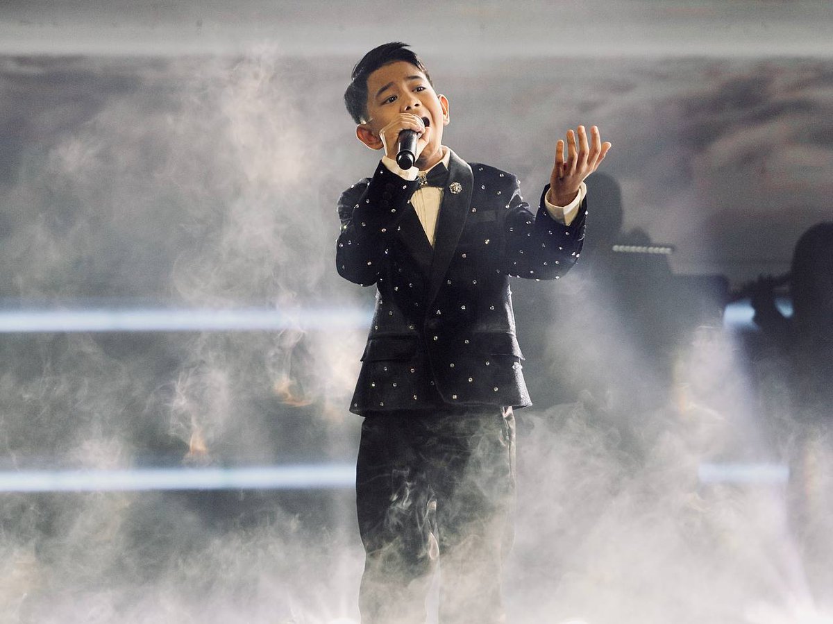 _TheVoiceKidsPH's tweet photo. From department store karaoke to #TheVoiceKidsPH Grand Finale stage! What an inspiration you are, Hebron! #TVKGrandFinals #TheVoiceKids #TheVoiceKidsPH https://t.co/DKq7kfApCe