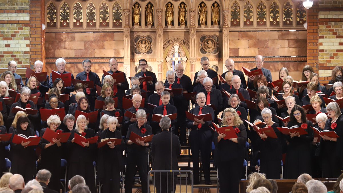 Kingston Choral Society (@kingstonchoir) on Twitter photo With carols, Bob Chilcott's Mary Mother, mince pies and drinks - last night's concert was a really festive occasion. Thanks to all who came, and to <a href="/colla_voce/">Andrew Griffiths</a> for all your hard work with us as musical director this year and to <a href="/roberts_gavin/">Gavin Roberts</a> - organ soloist and our accompanist. With carols, Bob Chilcott's Mary Mother, mince pies and drinks - last night's concert was a really festive occasion. Thanks to all who came, and to <a href="/colla_voce/">Andrew Griffiths</a> for all your hard work with us as musical director this year and to <a href="/roberts_gavin/">Gavin Roberts</a> - organ soloist and our accompanist.