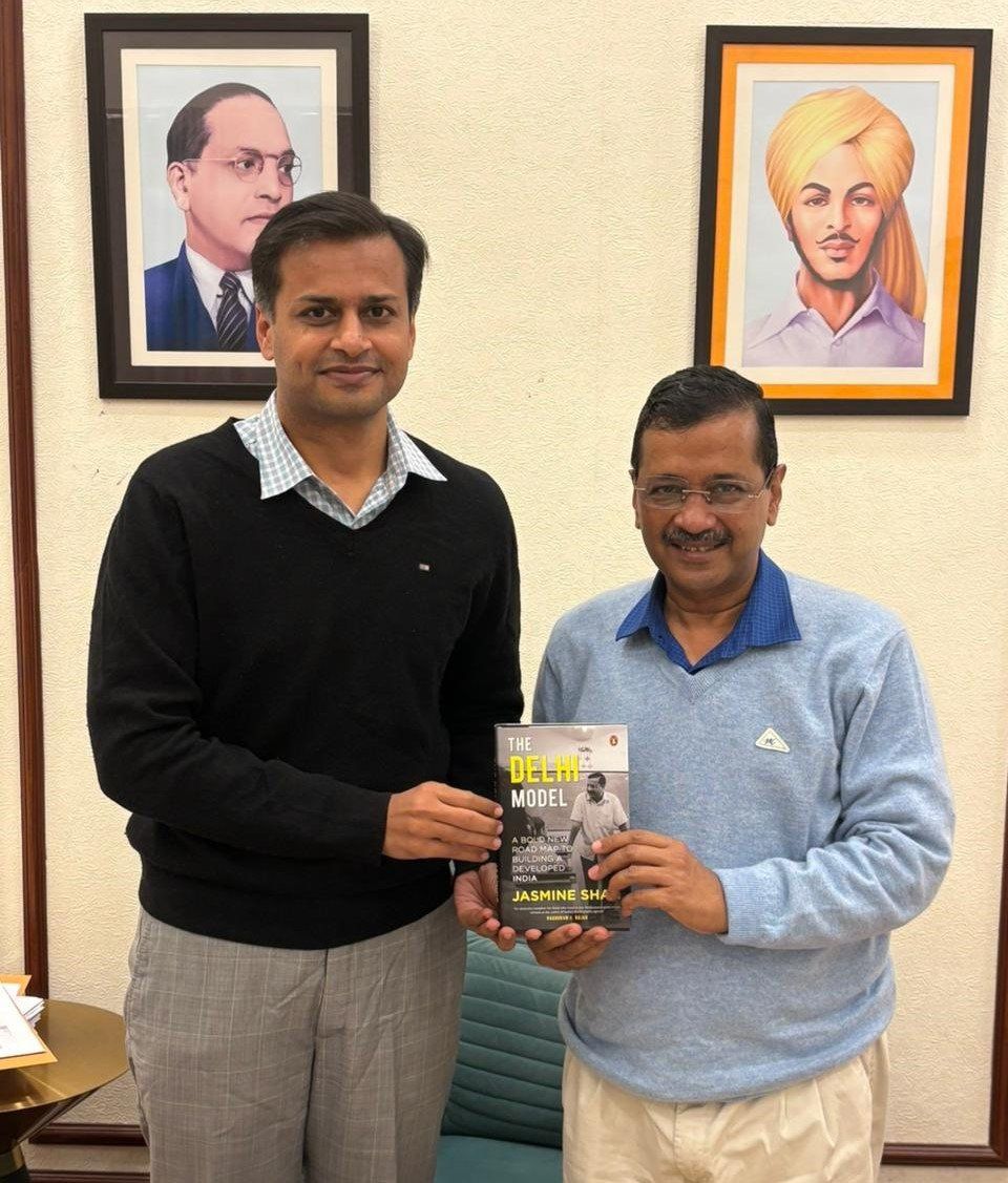 priyankamudit's tweet photo. #TheDelhiModel
#TheDelhiModel
#TheDelhiModel

दिल्ली सरकार ने पिछले 11 साल में दिल्ली में शानदार काम किया हैं।दिल्ली के बच्चों को अच्छी शिक्षा के लिए शानदार सरकारी स्कूल बनाए गए,दिल्ली की जनता को बेहतर इलाज के लिए शानदार मोहल्ला क्लिनिक और अस्पताल बनाए गए। https://t.co/7gwzQQDZfb