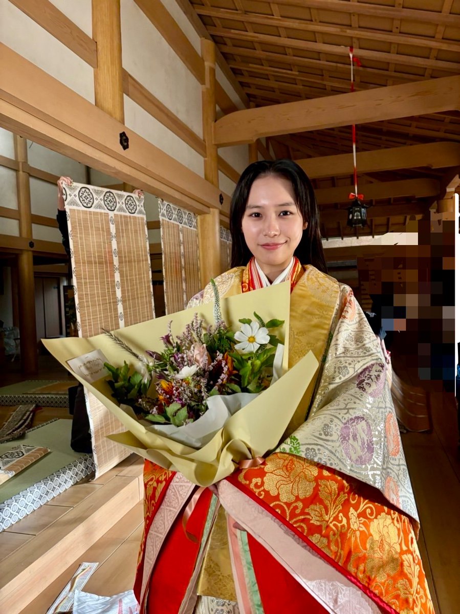 lespros_sara's tweet photo. 👘ありがとうございました🟡
NHK大河ドラマ『#光る君へ』
最終回までご視聴ありがとうございました📺

#南沙良 演じる藤原賢子も、最後は笑顔で過ごすことができましたね。
最後まで見届けていただいた皆様、ありがとうございました🌕️

https://t.co/KIkmRasnhq
@nhk_hikarukimie 

by スタッフ🌟 https://t.co/CuDgZgGKGW