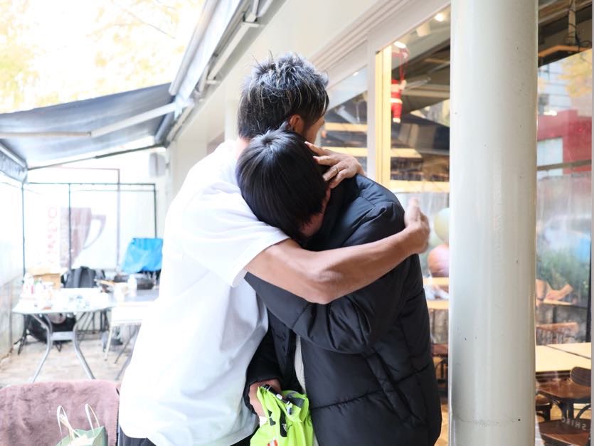naoki0671's tweet photo. 感謝の気持ちを伝えるはずが涙が止まらず大号泣
でも伝えたい事は伝えてきました

今も凄く寂しいですがまたお会いできる日を楽しみにしてます！
本当にありがとうございました

#サガン鳥栖
#横浜Fマリノス https://t.co/IjeZWXCyOU