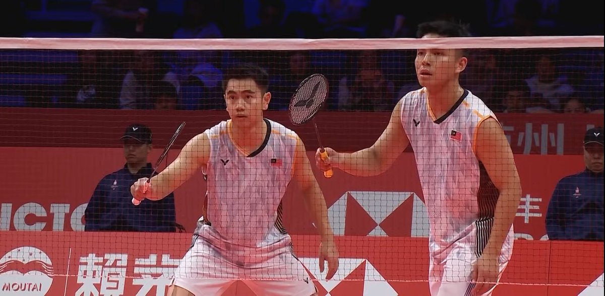 theone_xyz's tweet image. Runners up 🥈 ✨

Goh Sze Fei/Nur Izzuddin 🇲🇾 defeated by Kim Astrup/Anders Skaarup Rasmussen 🇩🇰 

17-21
21-17
11-21

Overplayed in the first game. A much better fight in the second game 🫡 but the amount of errors in the rubber cost them the match. 

Intense matches from day 1…