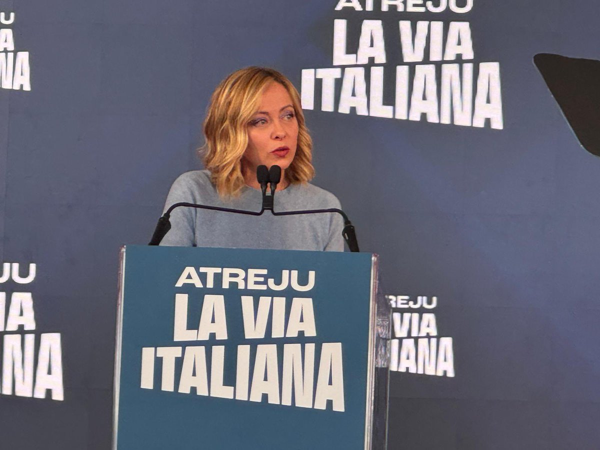 NapoliMichele's tweet photo. “Ogni volta che qualcuno ci ha dato per spacciati abbiamo ripreso in mano il nostro destino e li abbiamo stupiti”

#Atreju #Atreju2024 #Fratelliditalia #giorgiameloni #giorgia #Italia #centrodestra https://t.co/0fQZneYyEY