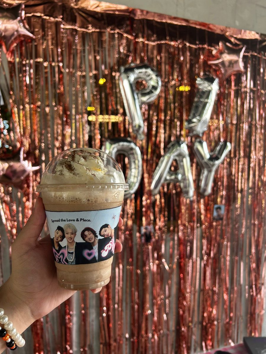 keehogyodon's tweet photo. ontem foi o dia do p1ece day organizado por mim! 🥺🩷. queria agradecer a todo mundo que passou por lá e apoiou o projeto. foi muito legal ter tantos p1eces juntos e comemorar tudo que eles andam conquistando. te amo piwon. <3333 https://t.co/MQzOIsJFSt