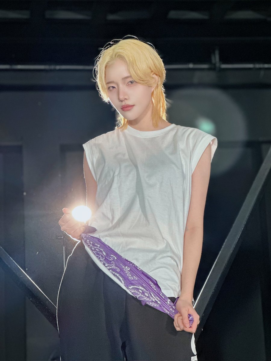 Aisso_S2's tweet photo. PV 백업댄스로 다녀왔다 https://t.co/93eTO10cMf