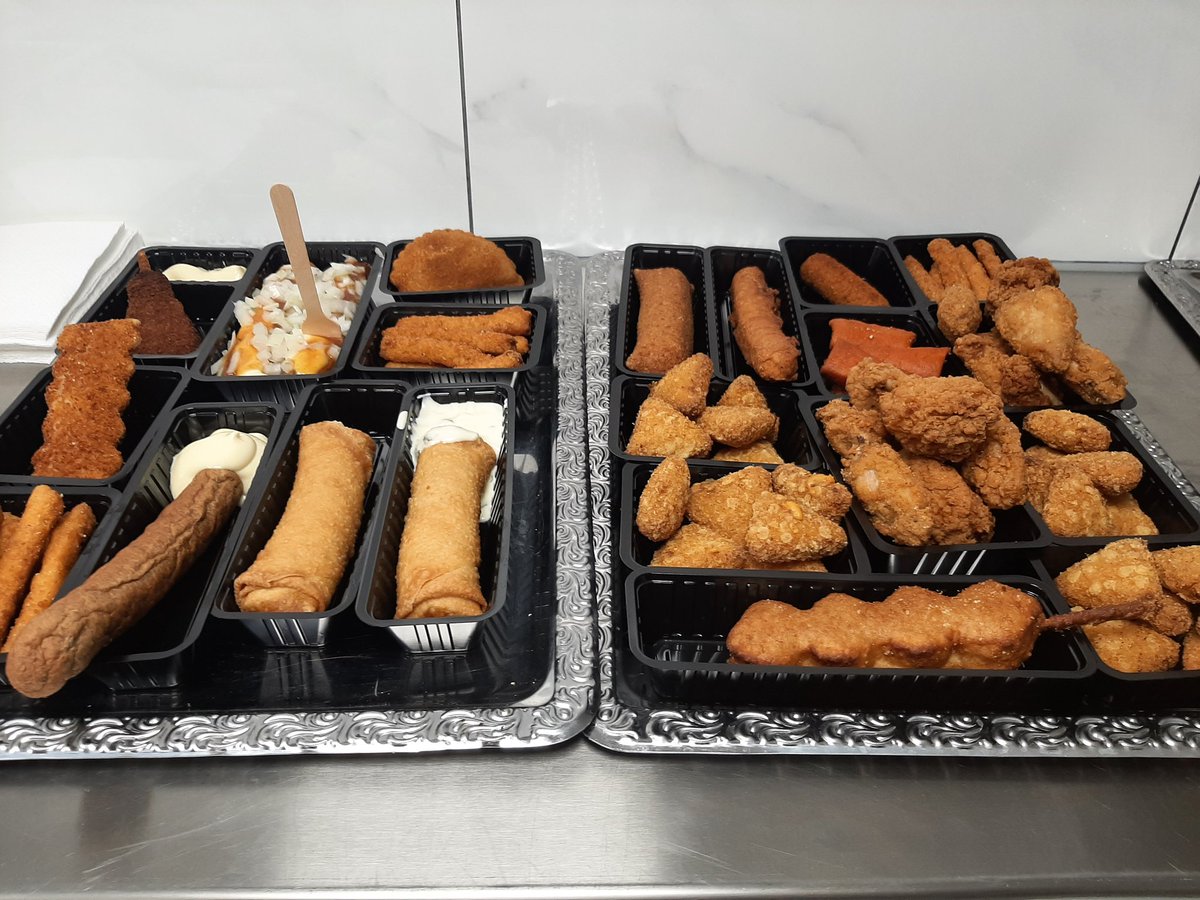 michelhovenkamp's tweet photo. Ja, de keuze is reuze bij Cafetaria Winssen. Als U kunt raden, wat hier allemaal ligt aan snacks, wint U een gratis snack naar keuze. Wees welkom bij Cafetaria Winssen.
#afferdengld #deest #bergharen #horssen #ewijk #weurt #winssen #druten #beuningen https://t.co/PiSNtXYLUK