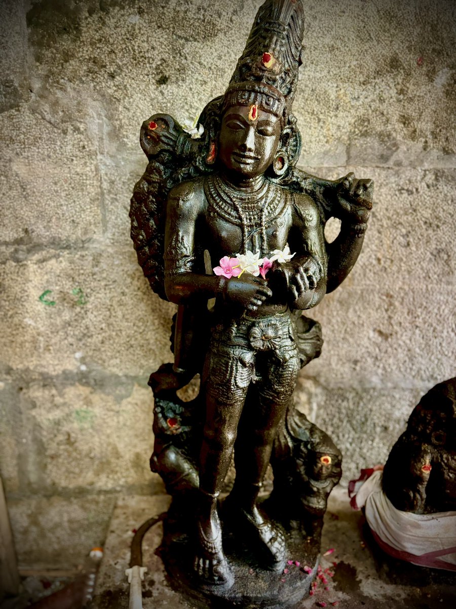 ImSaranyaR's tweet photo. #Rudrapathi #temple
#Kadambur #keezhakadambur #Kattumannarkoil #Cuddalore district
Among the #Lost #Chola #temples, which the locals preserved 
Depicts #Shiva in different forms aesthetically 

the secrets that cuddalore holds

#ponniyinselvan https://t.co/uXIzz3Wgbg