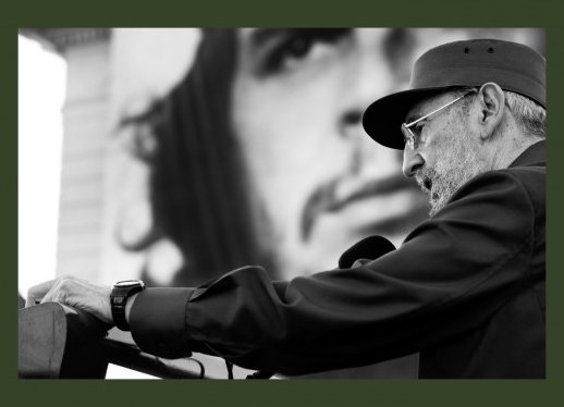 Feliz domingo les deseamos desde #CaféMartiano, ..es preciso que nuestras voces martillen una y otra vez la palabra unidad, lo dijo el Che.  HLVS 🇨🇺✊️ Seguimos en combate.