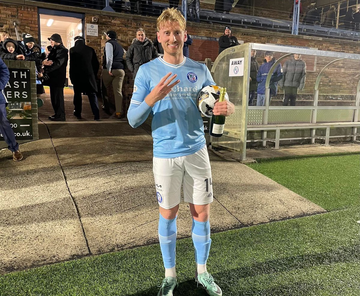 Back to back hat-tricks!

In Forfar’s emphatic 5-1 win over Bonnyrigg Rose yesterday, Russell McLean scored his 2nd consecutive hat-trick.

He becomes the first SPFL player to do so this season 👏