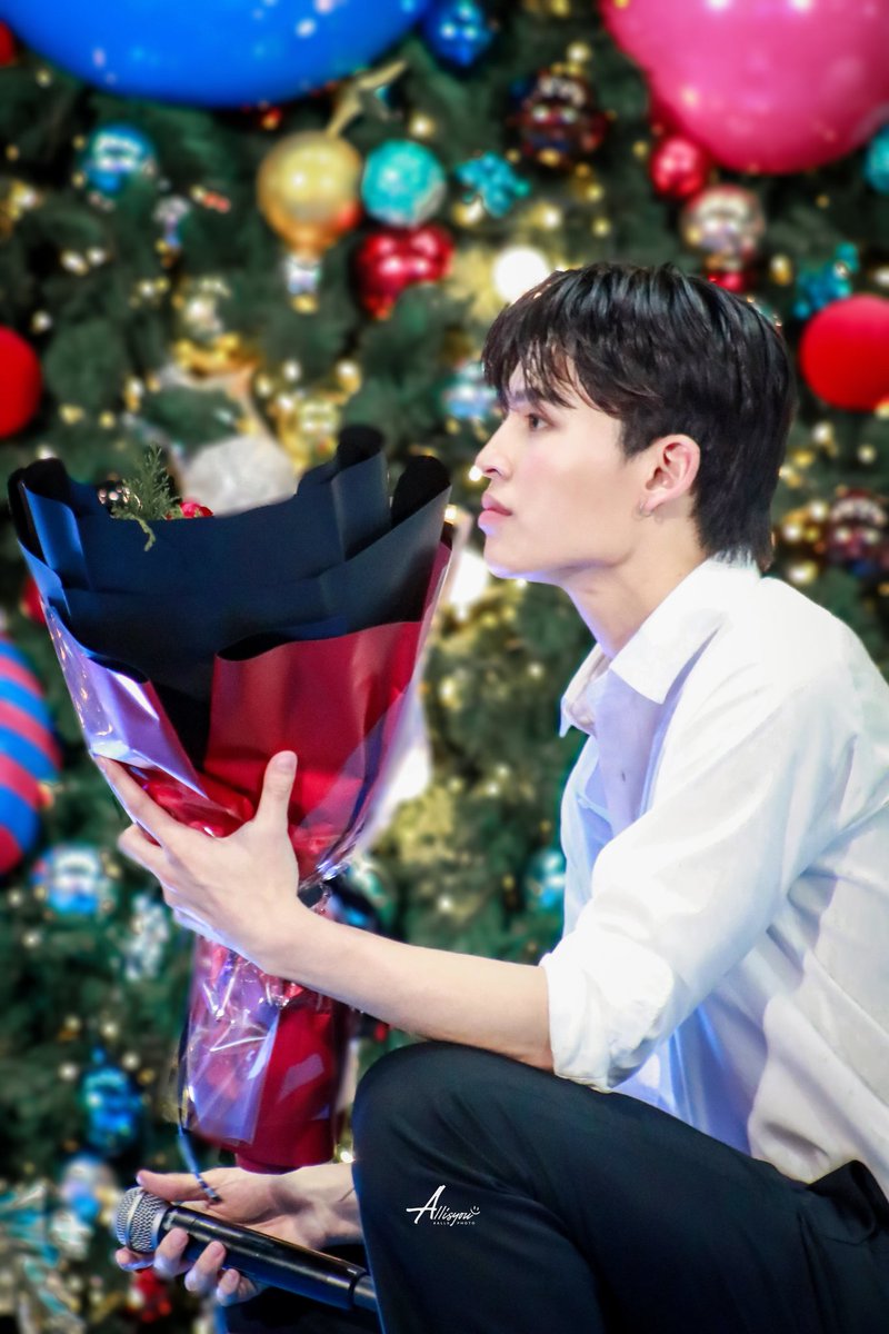 _AllisYou's tweet photo. [151224]  แต่งค่ะ​ 😳💐

PONDxImperialSamrong 
#IMGivingGiftxPond
#ppnaravit @ppnaravit

-- #AllsPhoto​ -​- https://t.co/Zhk5Zl82XE