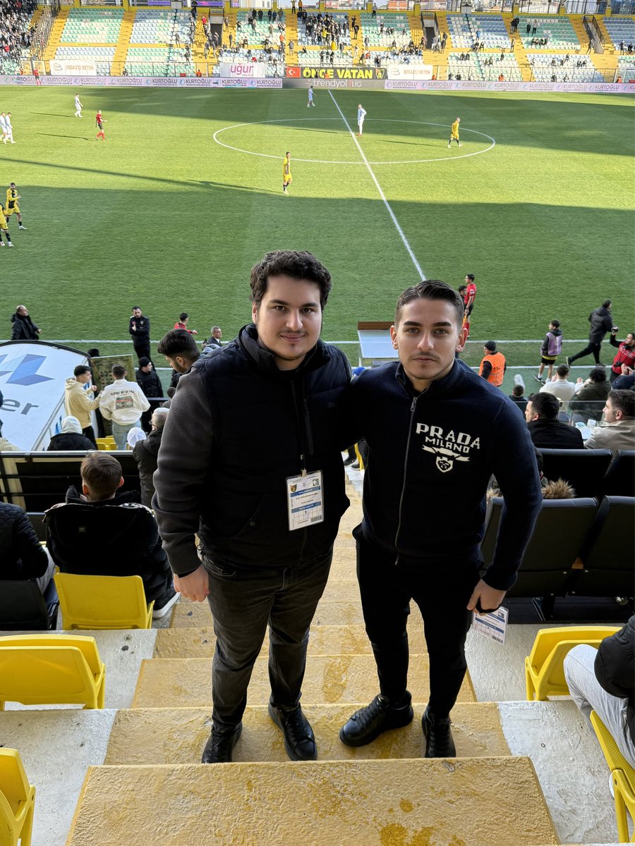 Ortağım, can yoldaşım <a href="/e_sahsuvaroglu/">Emir Şahsuvaroğlu 🇹🇷</a> ile birlikte <a href="/Erzurumspor/">Erzurumspor FK</a> &amp; <a href="/istanbulspor/">İstanbulspor A.Ş.</a> maçını birlikte takip ettik.