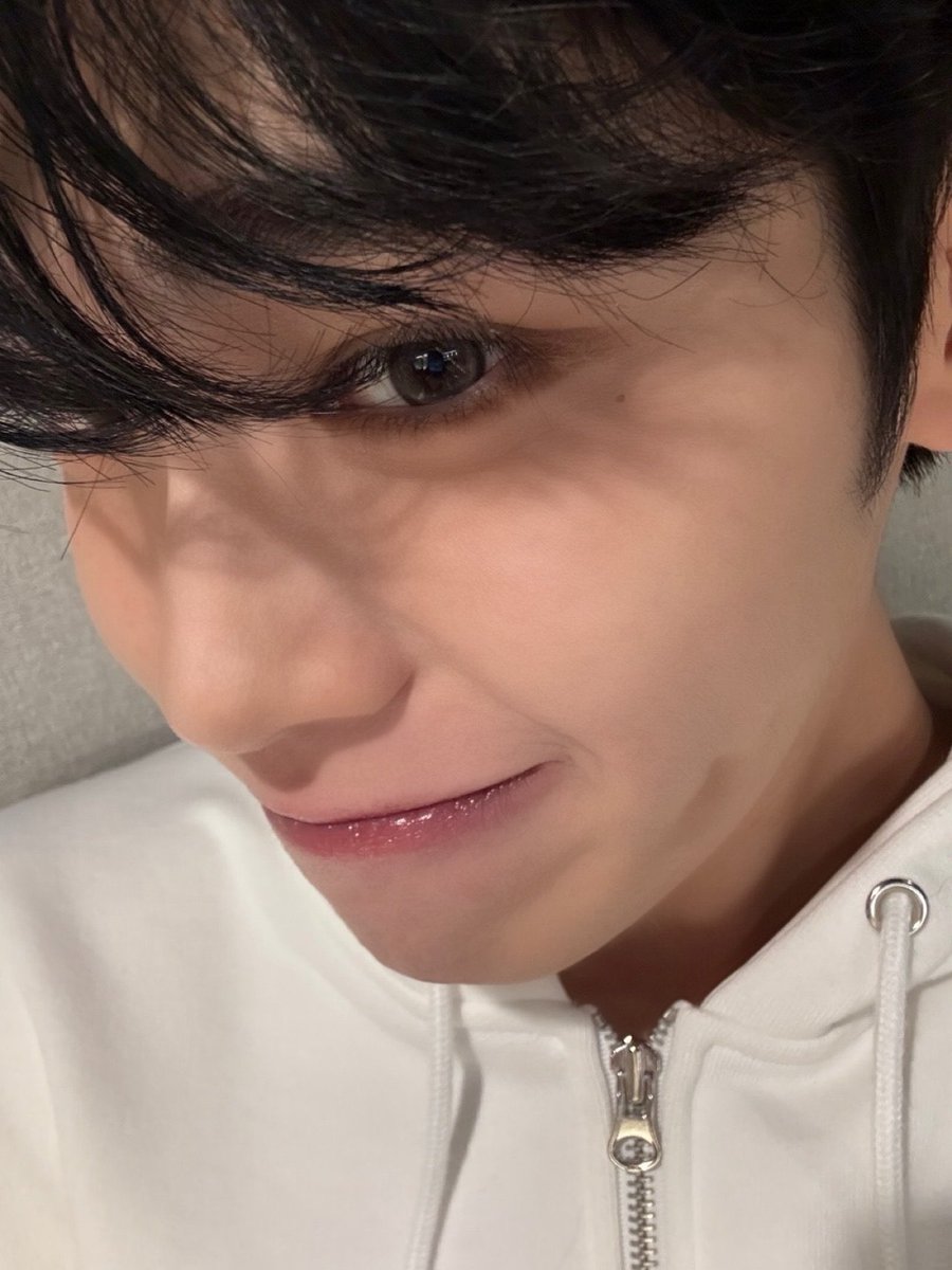 wofnclf's tweet photo. 그러니까 나는 이 둘이 서로 자기가 더 좋아한다고 생각하는 사이라는 걸 믿기 힘들었던 것 같아… https://t.co/4ZOn7ZgCYf