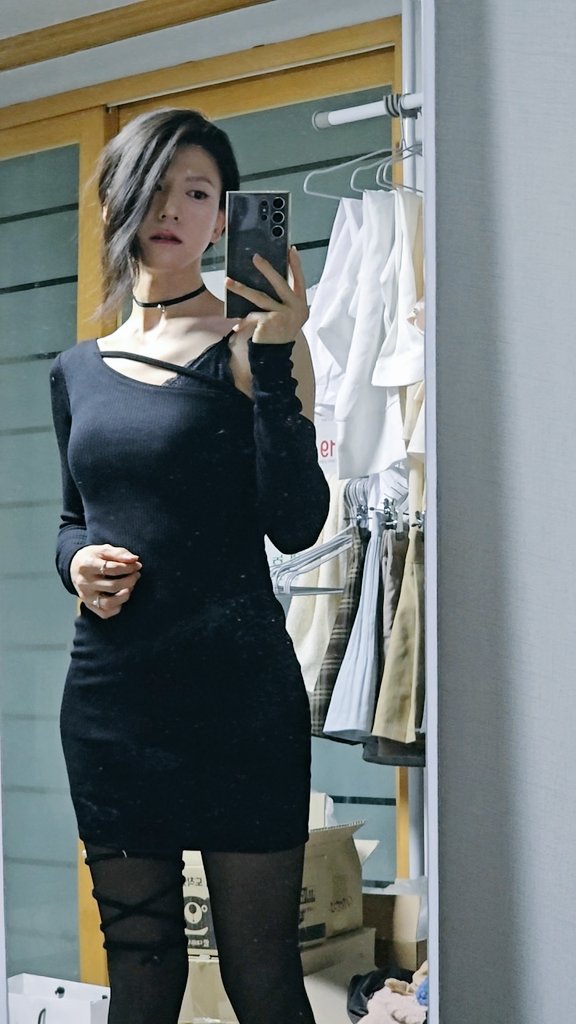 핫걸이되고 싶었지만 얼어죽을거같았다 🥶