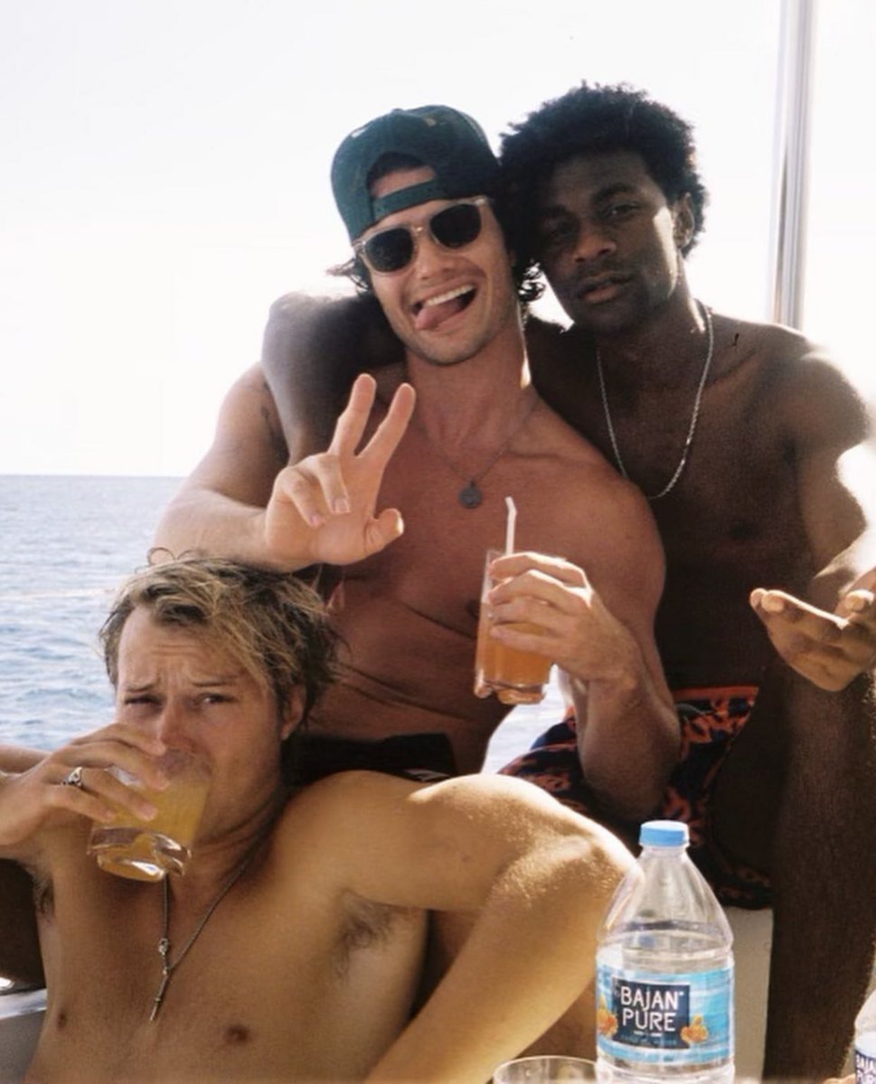 comfort outer banks (@thinkerobx) on Twitter photo 